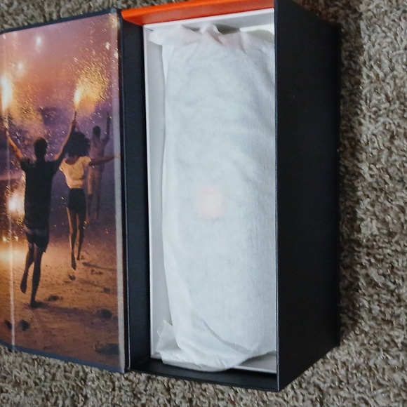 JBL Speaker Flip Essential 2 Portable Speaker - Dark Gray - Picture 3 of 6